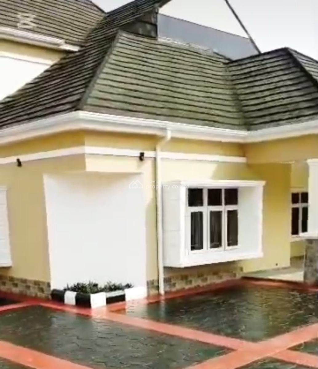 1,337sqmt with 4-bed Bungalow,2 Parlour,& 2-bed Flat and Penthouse, Gra Phase 1, Magodo, Lagos, Detached Bungalow for Sale