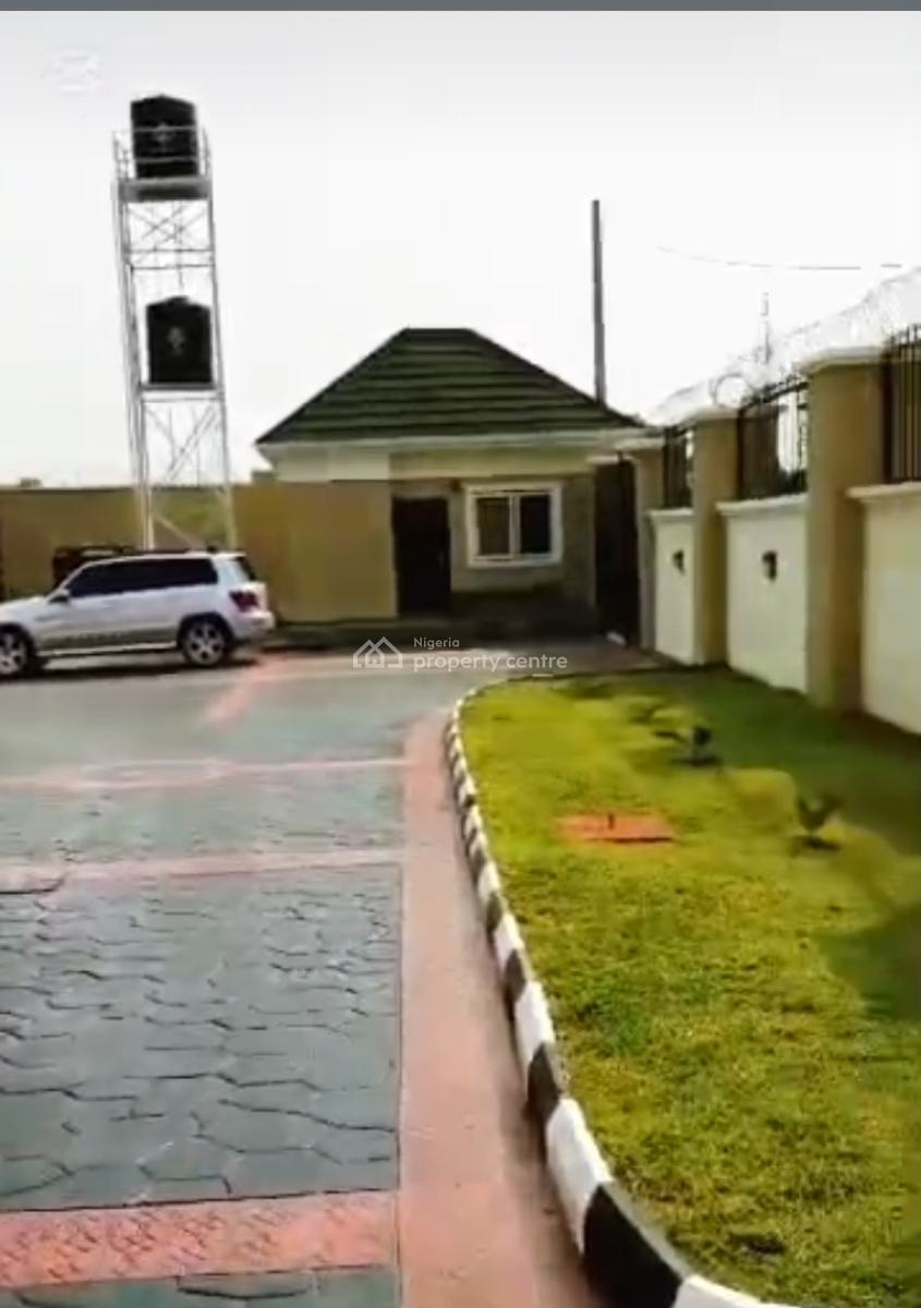 1,337sqmt with 4-bed Bungalow,2 Parlour,& 2-bed Flat and Penthouse, Gra Phase 1, Magodo, Lagos, Detached Bungalow for Sale