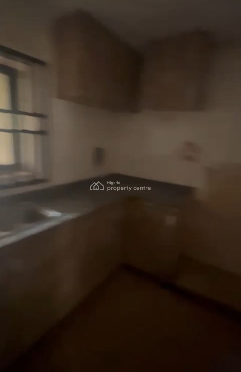 Clean 2 Bedroom Flat, Office/ Residence,tarred Rd, Maitama Main(tarred), Maitama District, Abuja, Flat / Apartment for Rent