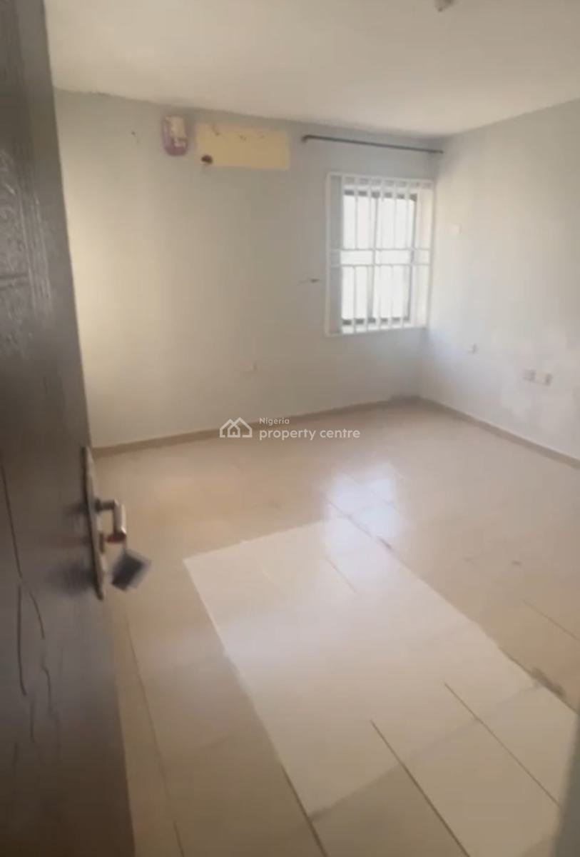 Clean 2 Bedroom Flat, Office/ Residence,tarred Rd, Maitama Main(tarred), Maitama District, Abuja, Flat / Apartment for Rent