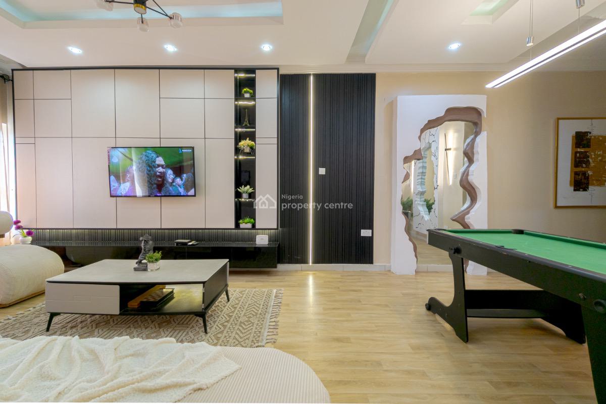 Luxury 2bedroom with Snooker in Lekki Phase 1, Off Admiralty, Lekki Phase 1, Lekki, Lagos, Flat / Apartment Short Let