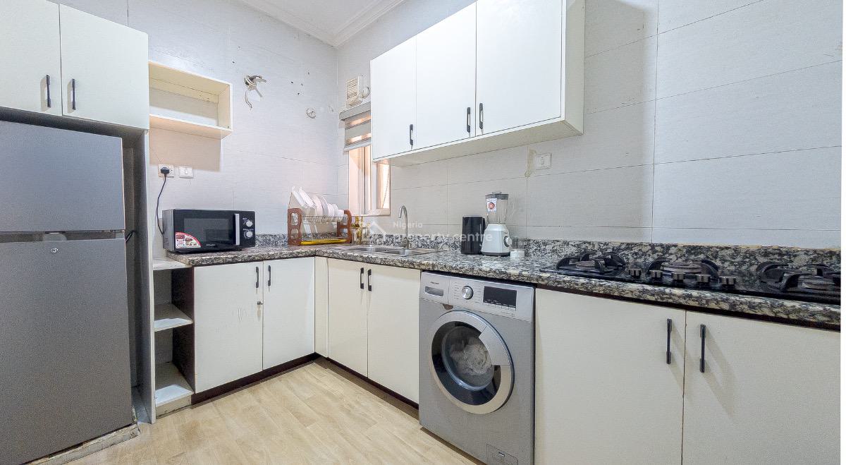 Luxury 2bedroom with Snooker in Lekki Phase 1, Off Admiralty, Lekki Phase 1, Lekki, Lagos, Flat / Apartment Short Let