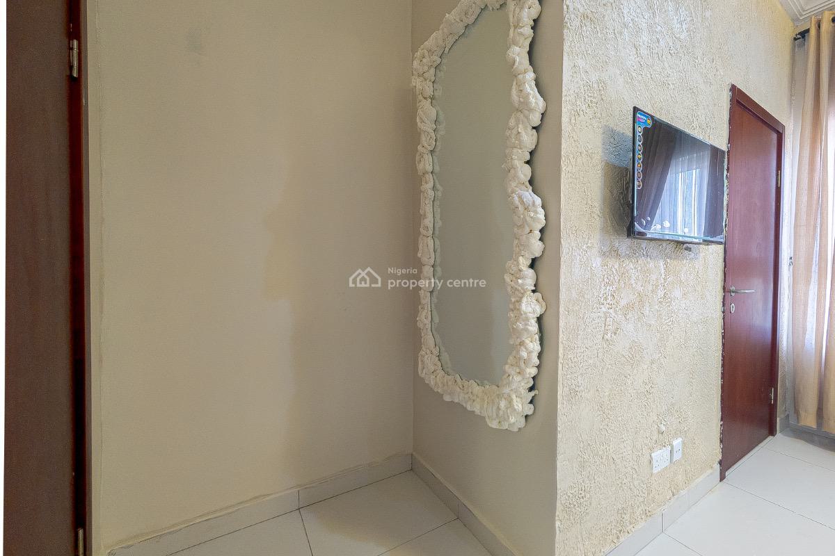 Luxury 2bedroom with Snooker in Lekki Phase 1, Off Admiralty, Lekki Phase 1, Lekki, Lagos, Flat / Apartment Short Let
