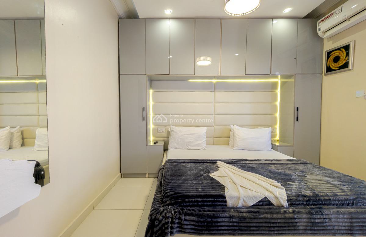 Luxury 2bedroom with Snooker in Lekki Phase 1, Off Admiralty, Lekki Phase 1, Lekki, Lagos, Flat / Apartment Short Let