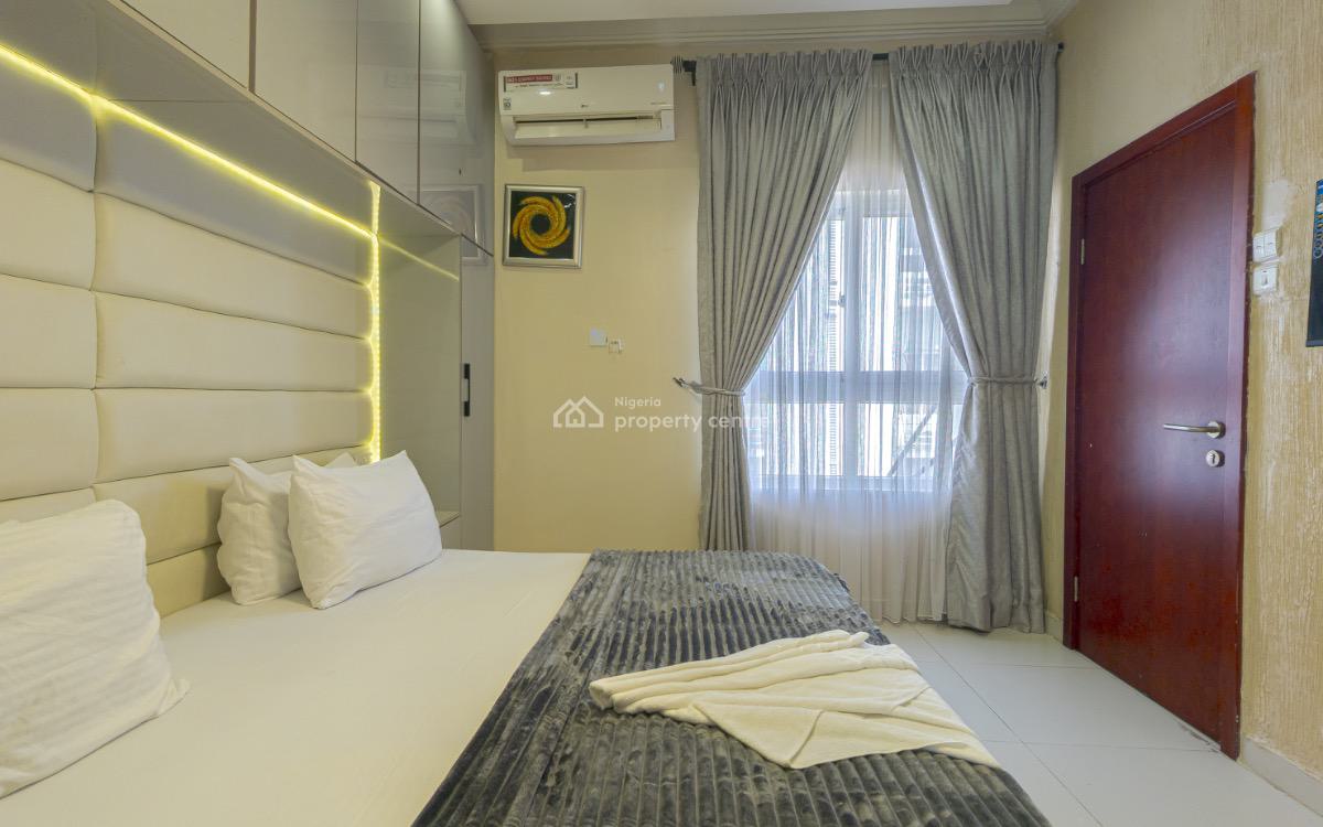 Luxury 2bedroom with Snooker in Lekki Phase 1, Off Admiralty, Lekki Phase 1, Lekki, Lagos, Flat / Apartment Short Let