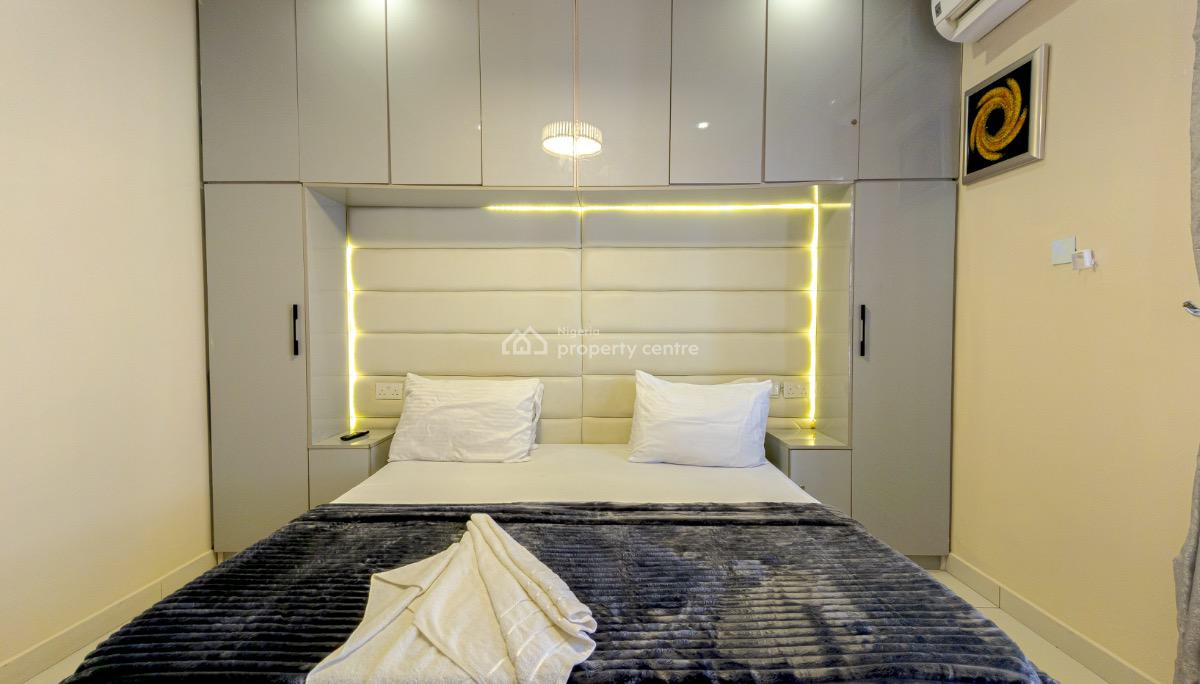 Luxury 2bedroom with Snooker in Lekki Phase 1, Off Admiralty, Lekki Phase 1, Lekki, Lagos, Flat / Apartment Short Let