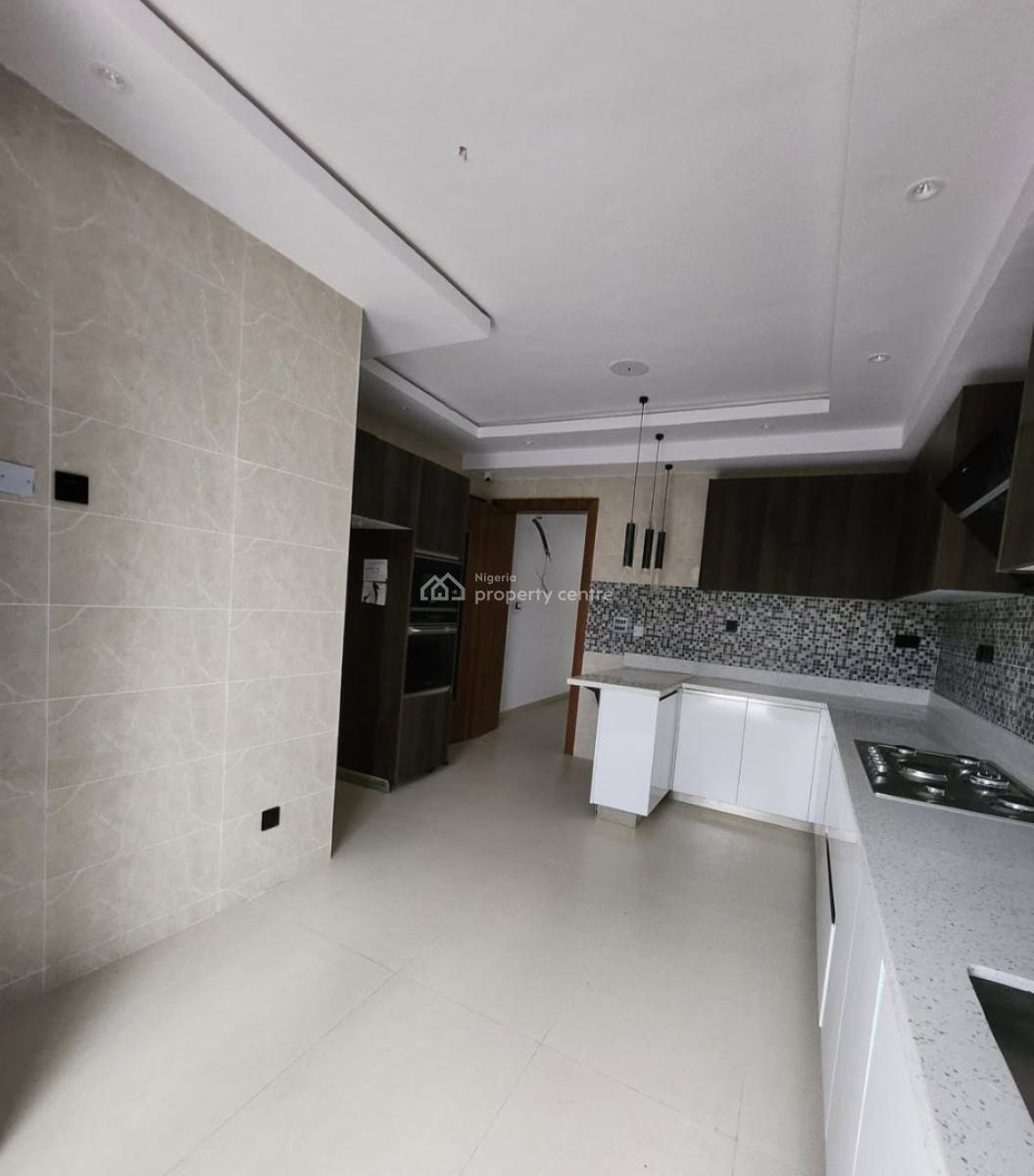 Its a Self-compound and Self-serviced 4 Bedroom En-suite Townhouse Wi, Victoria Island (vi), Lagos, Semi-detached Duplex for Rent