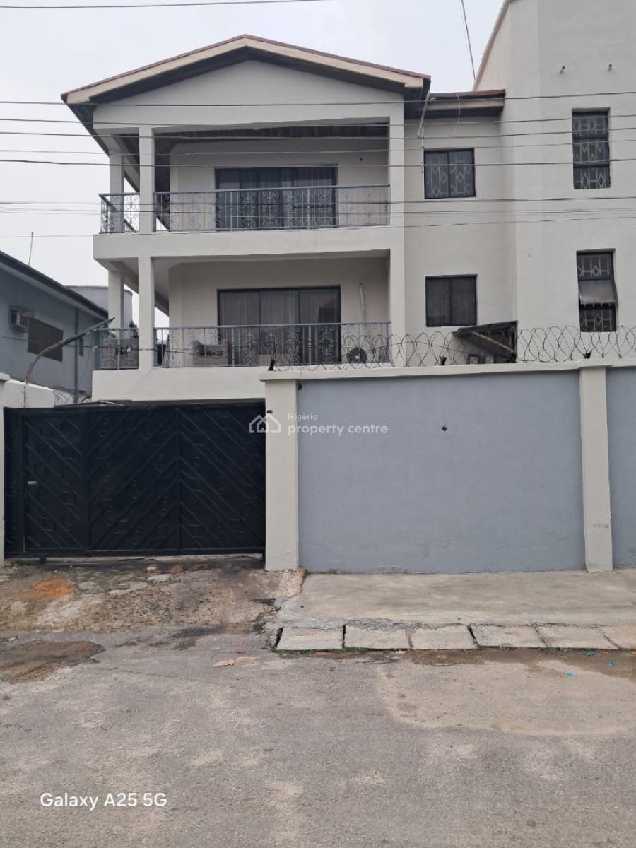 Spacious 3 Bedroom Apartment, Off Oduduwa Crescent Gra, Ikeja, Lagos, Flat / Apartment for Rent
