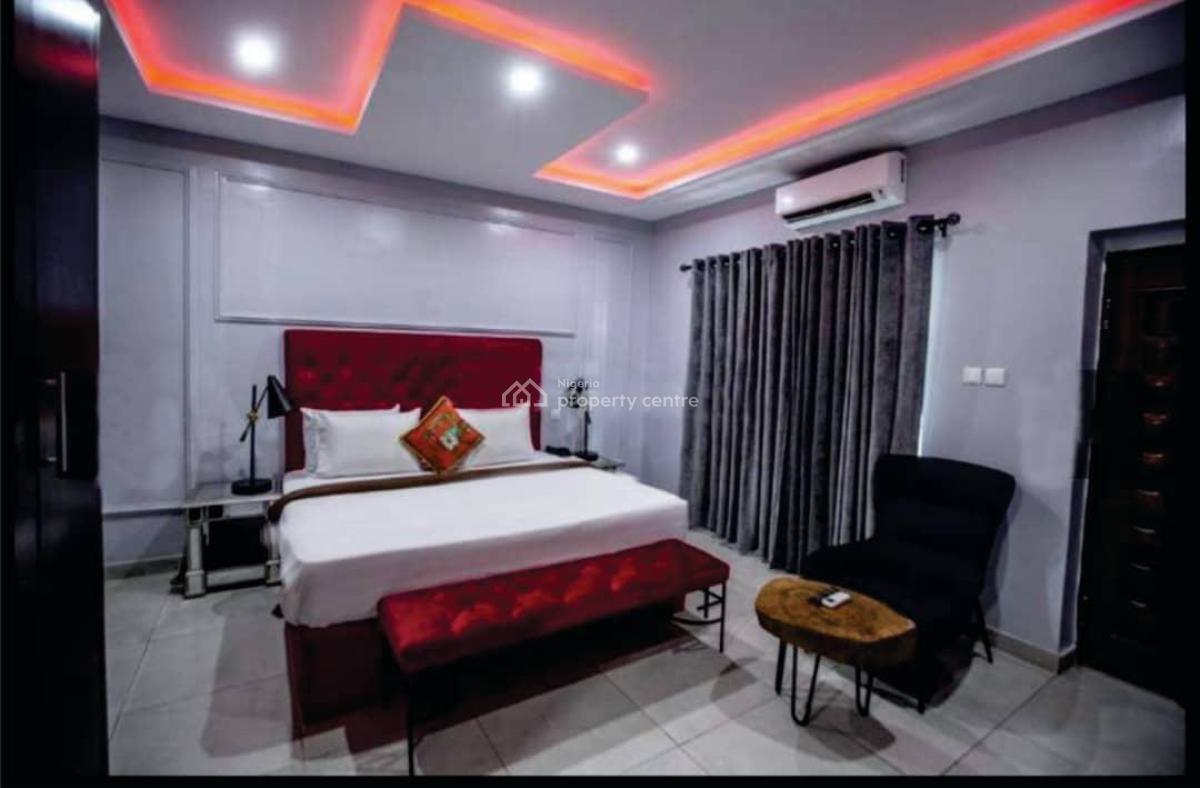 Hotel with 18 Rooms, Off Mobil Road Ilaje, Ajah, Lagos, Hotel / Guest House for Rent