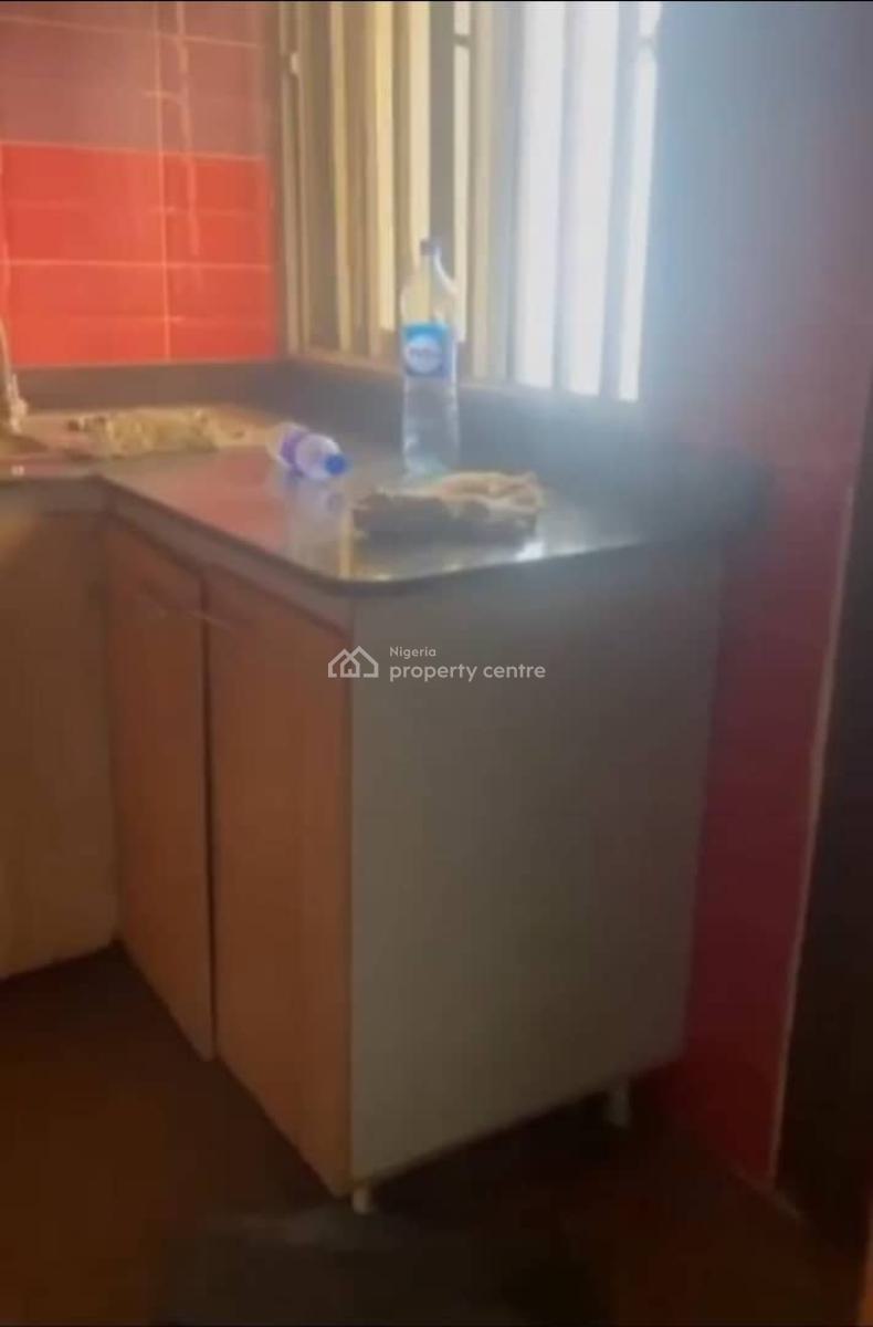 Lovely 3 Bedroom Flat, Gbagada, Lagos, Flat / Apartment for Rent