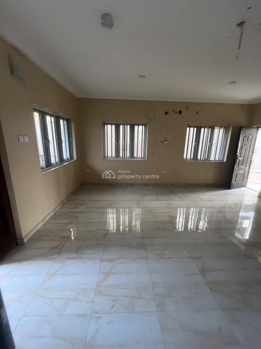 Luxury Very Spacious 3bedroom Flat Downstairs, Mobil Road Ilaje, Ajah, Lagos, Flat / Apartment for Rent