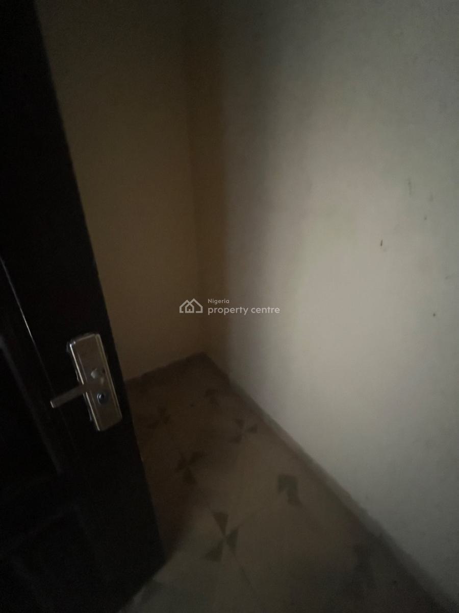 Luxury Very Spacious 3bedroom Flat Downstairs, Mobil Road Ilaje, Ajah, Lagos, Flat / Apartment for Rent