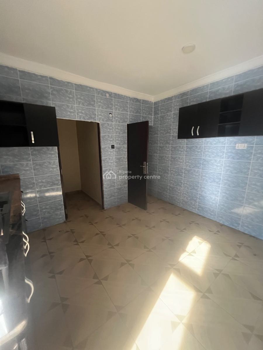 Luxury Very Spacious 3bedroom Flat Downstairs, Mobil Road Ilaje, Ajah, Lagos, Flat / Apartment for Rent