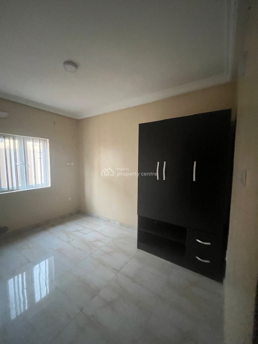 Luxury Very Spacious 3bedroom Flat Downstairs, Mobil Road Ilaje, Ajah, Lagos, Flat / Apartment for Rent