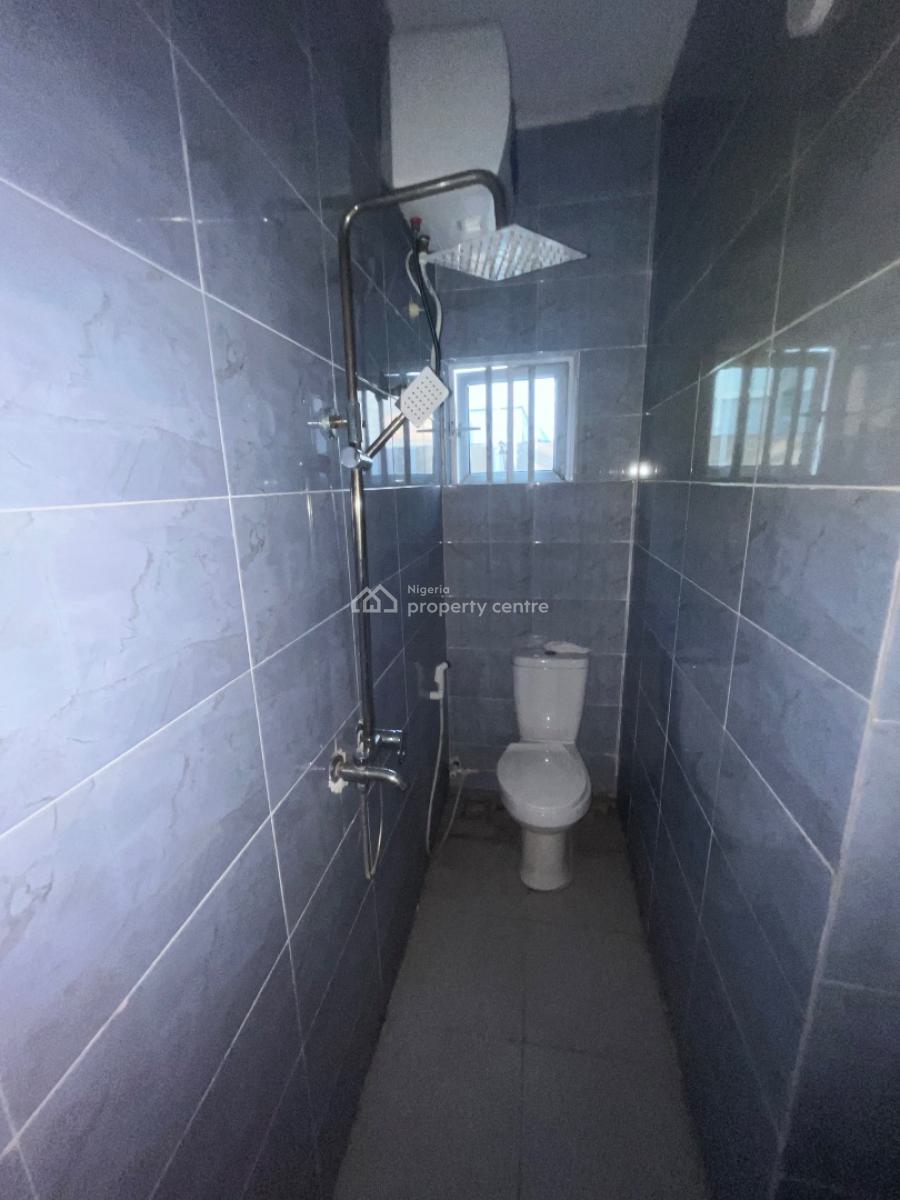 Luxury Very Spacious 3bedroom Flat Downstairs, Mobil Road Ilaje, Ajah, Lagos, Flat / Apartment for Rent