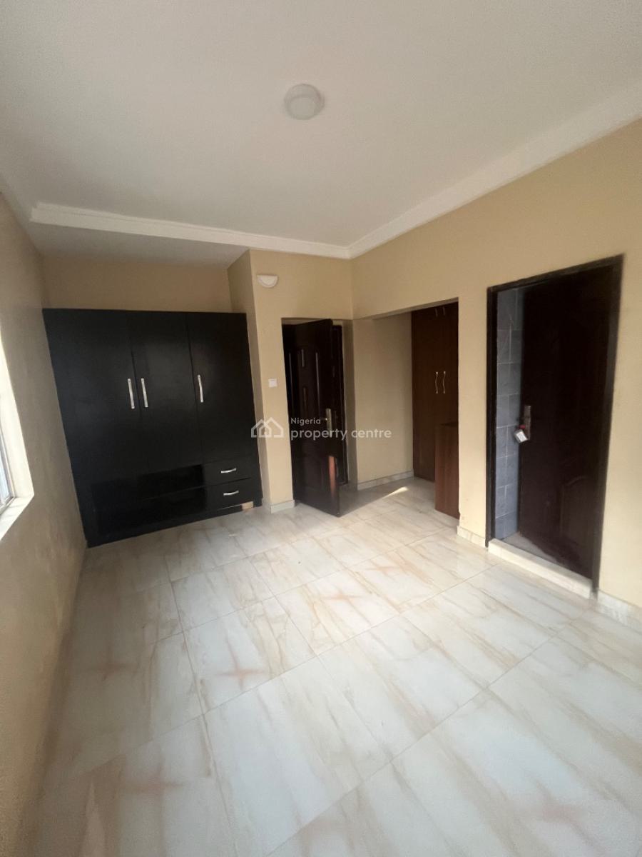 Luxury Very Spacious 3bedroom Flat Downstairs, Mobil Road Ilaje, Ajah, Lagos, Flat / Apartment for Rent