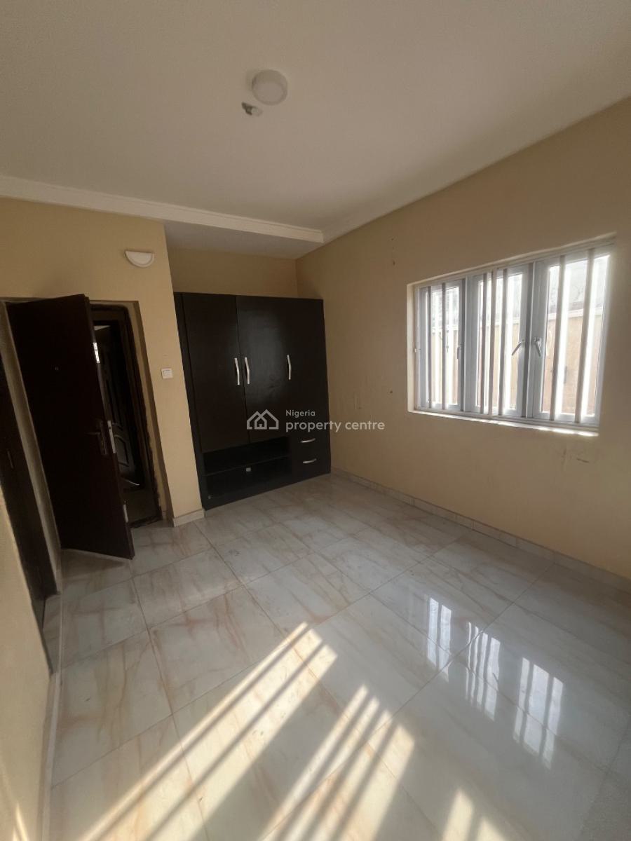Luxury Very Spacious 3bedroom Flat Downstairs, Mobil Road Ilaje, Ajah, Lagos, Flat / Apartment for Rent