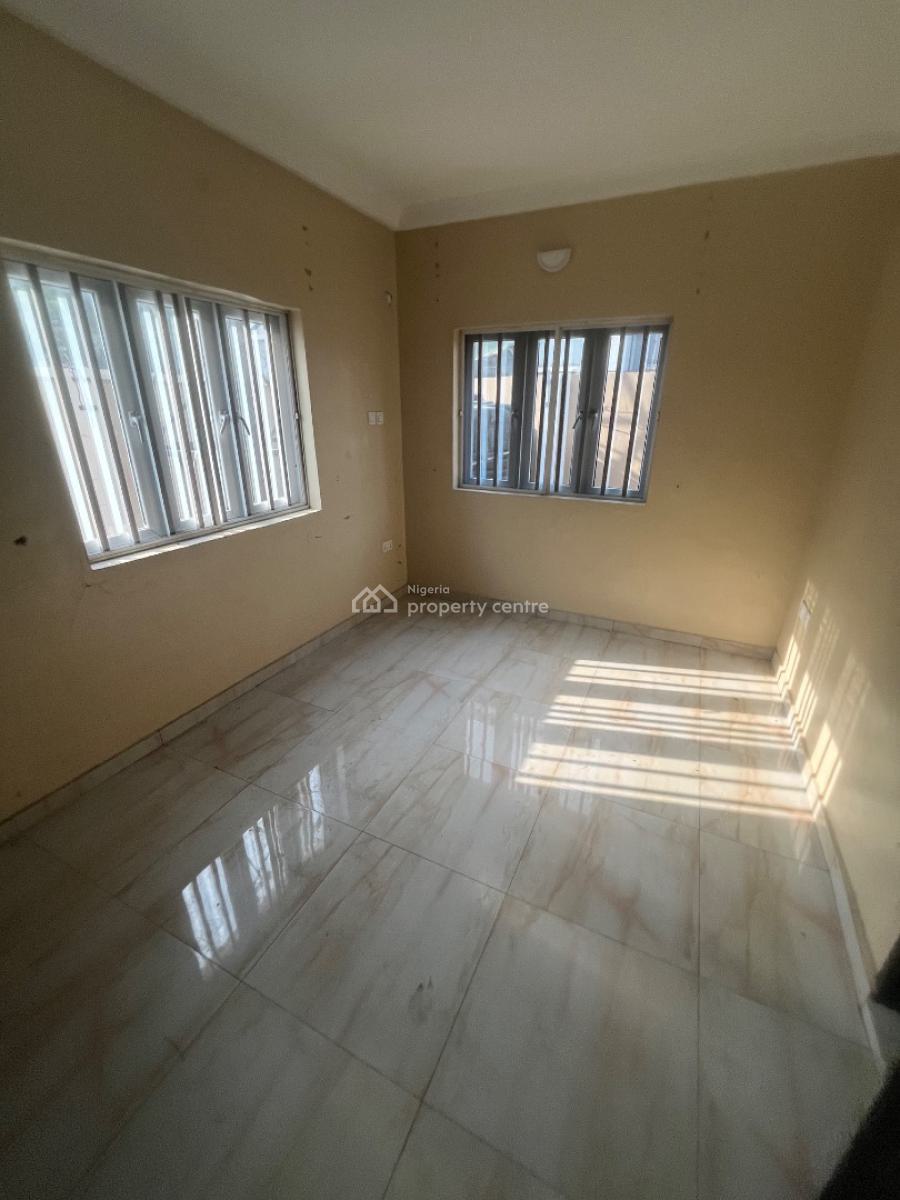 Luxury Very Spacious 3bedroom Flat Downstairs, Mobil Road Ilaje, Ajah, Lagos, Flat / Apartment for Rent
