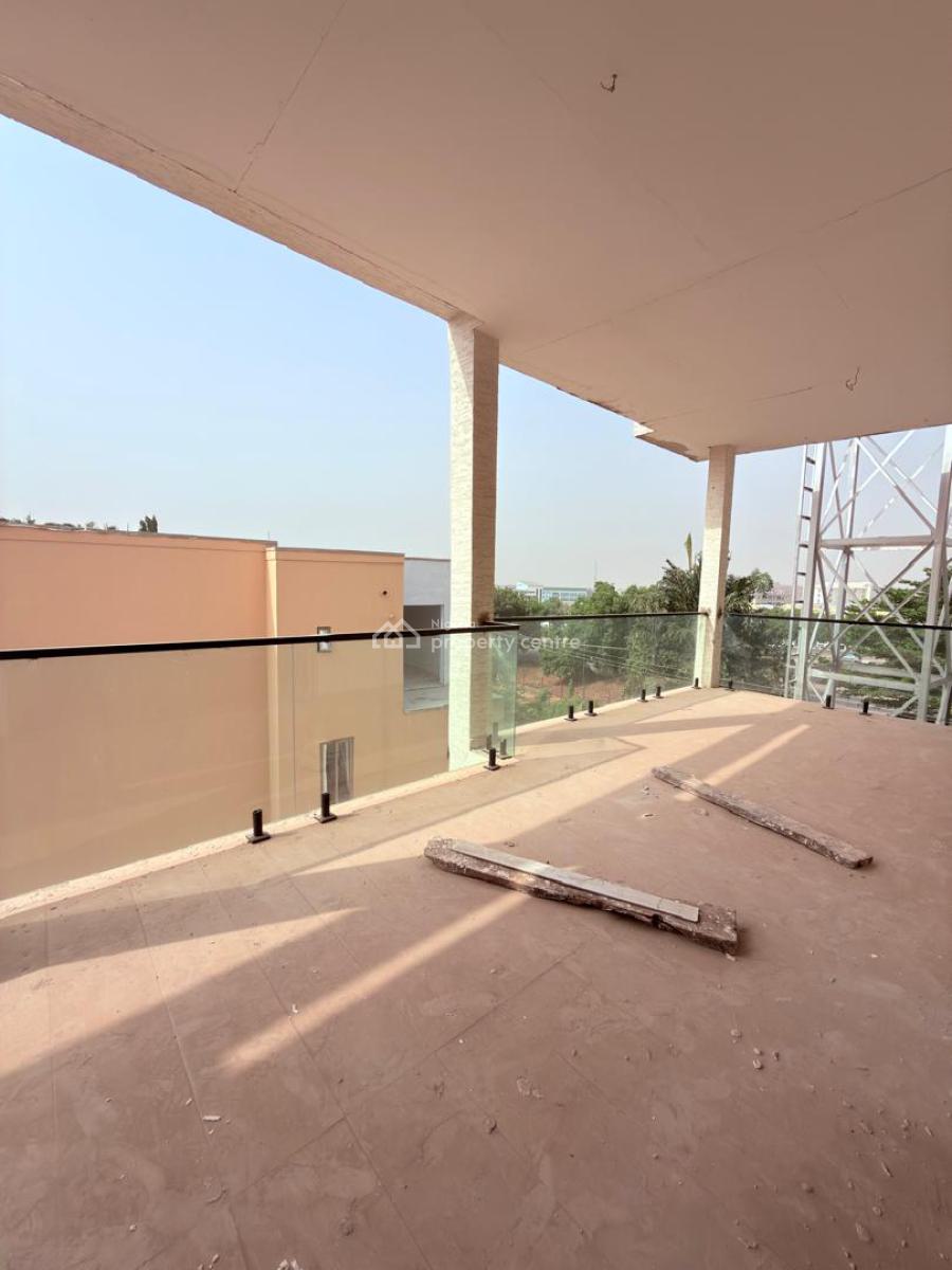 7-bedroom Fully Detached House with Bq, Maitama District, Abuja, House for Sale