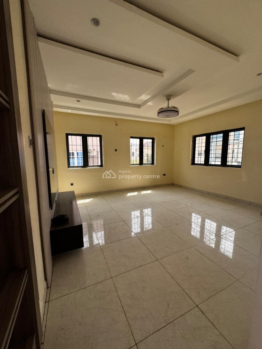 Tastefully Renovated 4 Bedrooms Semi-detached Duplex, Kado, Abuja, Semi-detached Duplex for Sale
