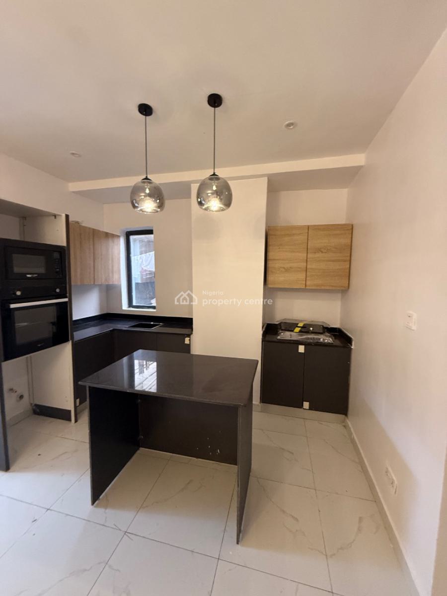 Modern & Luxury Large 1 Bedroom Apartment, Lekki Phase 1, Lekki, Lagos, Flat / Apartment for Sale