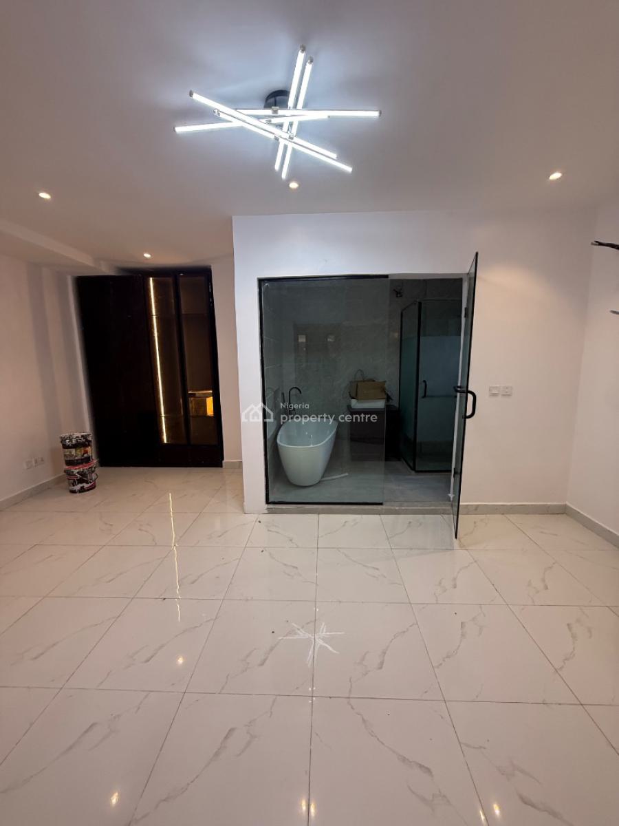 Modern & Luxury Large 1 Bedroom Apartment, Lekki Phase 1, Lekki, Lagos, Flat / Apartment for Sale