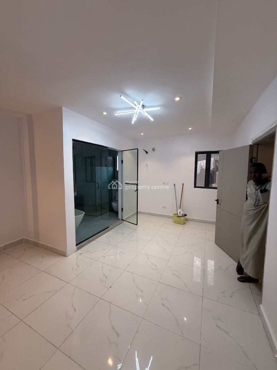 Modern & Luxury Large 1 Bedroom Apartment, Lekki Phase 1, Lekki, Lagos, Flat / Apartment for Sale