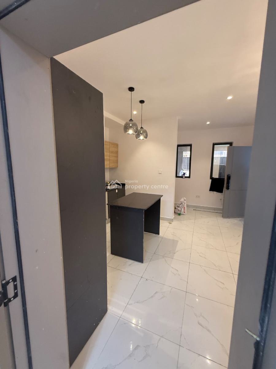 Modern & Luxury Large 1 Bedroom Apartment, Lekki Phase 1, Lekki, Lagos, Flat / Apartment for Sale