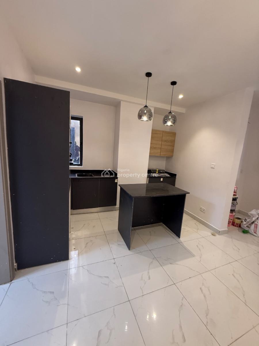 Modern & Luxury Large 1 Bedroom Apartment, Lekki Phase 1, Lekki, Lagos, Flat / Apartment for Sale