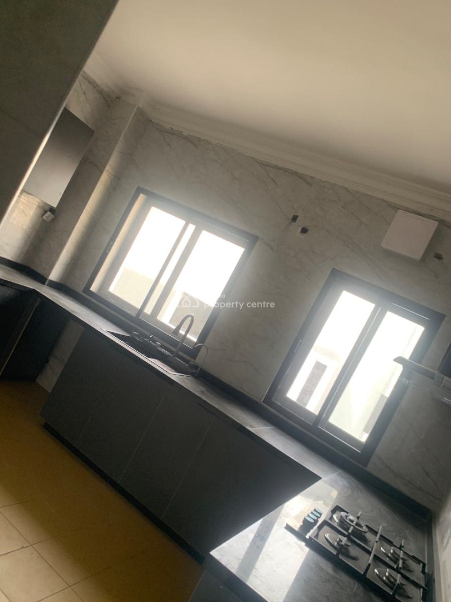 Luxury 3bedroom with Bq Inside an Estate, Lekki Phase 1, Lekki Phase 1, Lekki, Lagos, Flat / Apartment for Rent