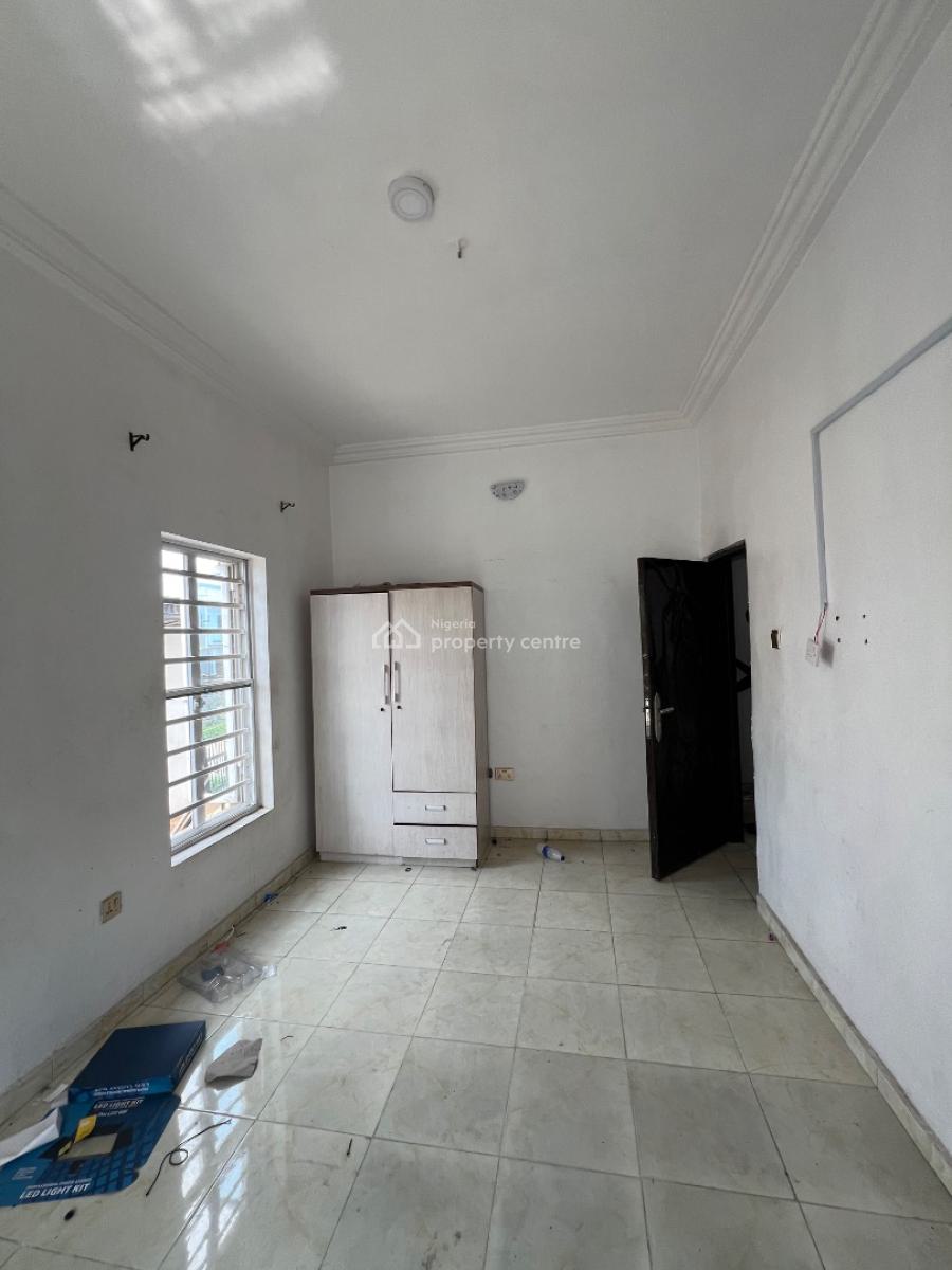 Well Built 3 Bedroom Apartment, Orchid Road, Lekki, Lagos, Flat / Apartment for Rent