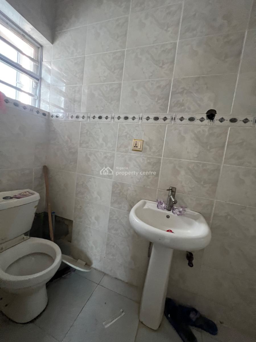 Well Built 3 Bedroom Apartment, Orchid Road, Lekki, Lagos, Flat / Apartment for Rent
