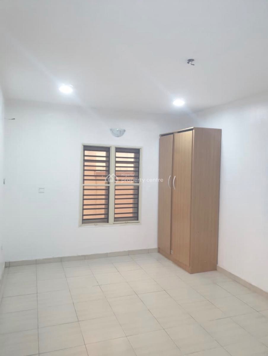 2 Bedroom Ensuite Flat in a Serene Environment, Gra Phase 2, Magodo, Lagos, Flat / Apartment for Rent