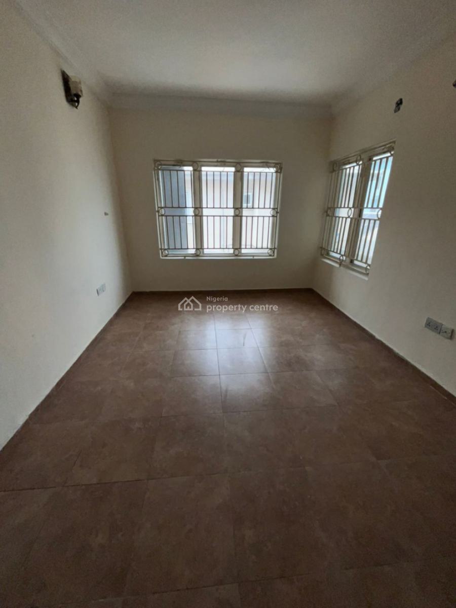 Classic 3-bedroom Apartment with  1room Bq., Lekki Phase 1, Lekki, Lagos, Flat / Apartment for Rent