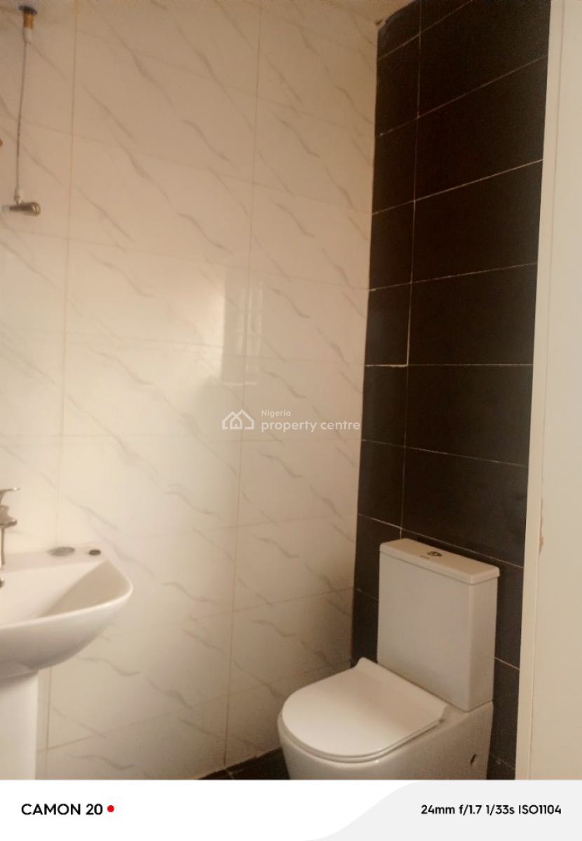 *quick Finger in Surulere*  4 Bedroom Terrace Duplex, Surulere, Lagos, Terraced Duplex for Sale