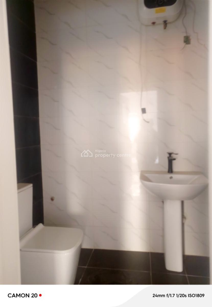 *quick Finger in Surulere*  4 Bedroom Terrace Duplex, Surulere, Lagos, Terraced Duplex for Sale