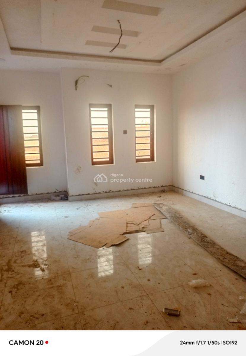 *quick Finger in Surulere*  4 Bedroom Terrace Duplex, Surulere, Lagos, Terraced Duplex for Sale