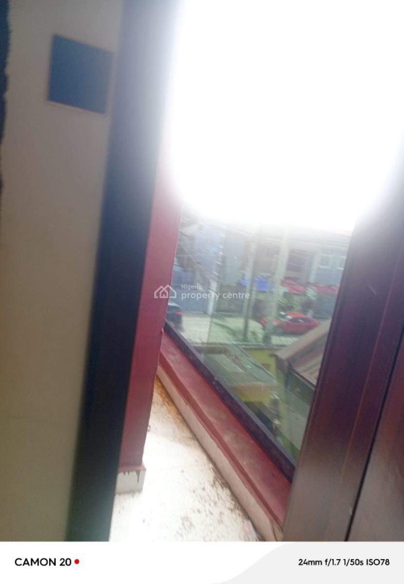 *quick Finger in Surulere*  4 Bedroom Terrace Duplex, Surulere, Lagos, Terraced Duplex for Sale