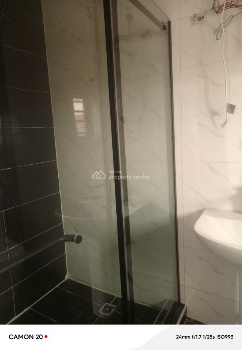 *quick Finger in Surulere*  4 Bedroom Terrace Duplex, Surulere, Lagos, Terraced Duplex for Sale