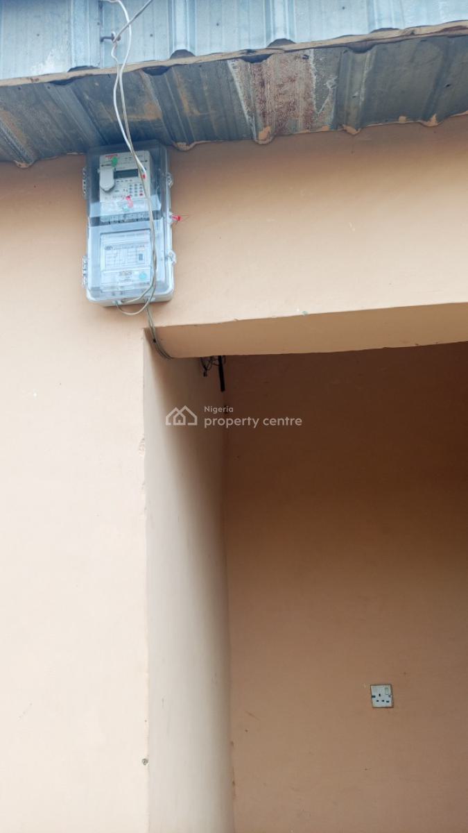 Decent Room& Parlour Self Contain, Unity Estate Elebu Ibadan, Ibadan, Oyo, Mini Flat (room and Parlour) for Rent