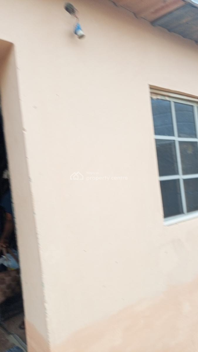Decent Room& Parlour Self Contain, Unity Estate Elebu Ibadan, Ibadan, Oyo, Mini Flat (room and Parlour) for Rent