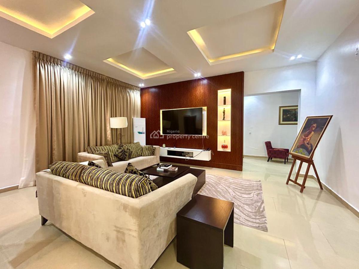 Spacious 3 Bedroom En-suite Apartment with a Pool, Gym & Good Fittings, Off Bourdillon Rd, Ikoyi, Lagos, Flat / Apartment for Rent