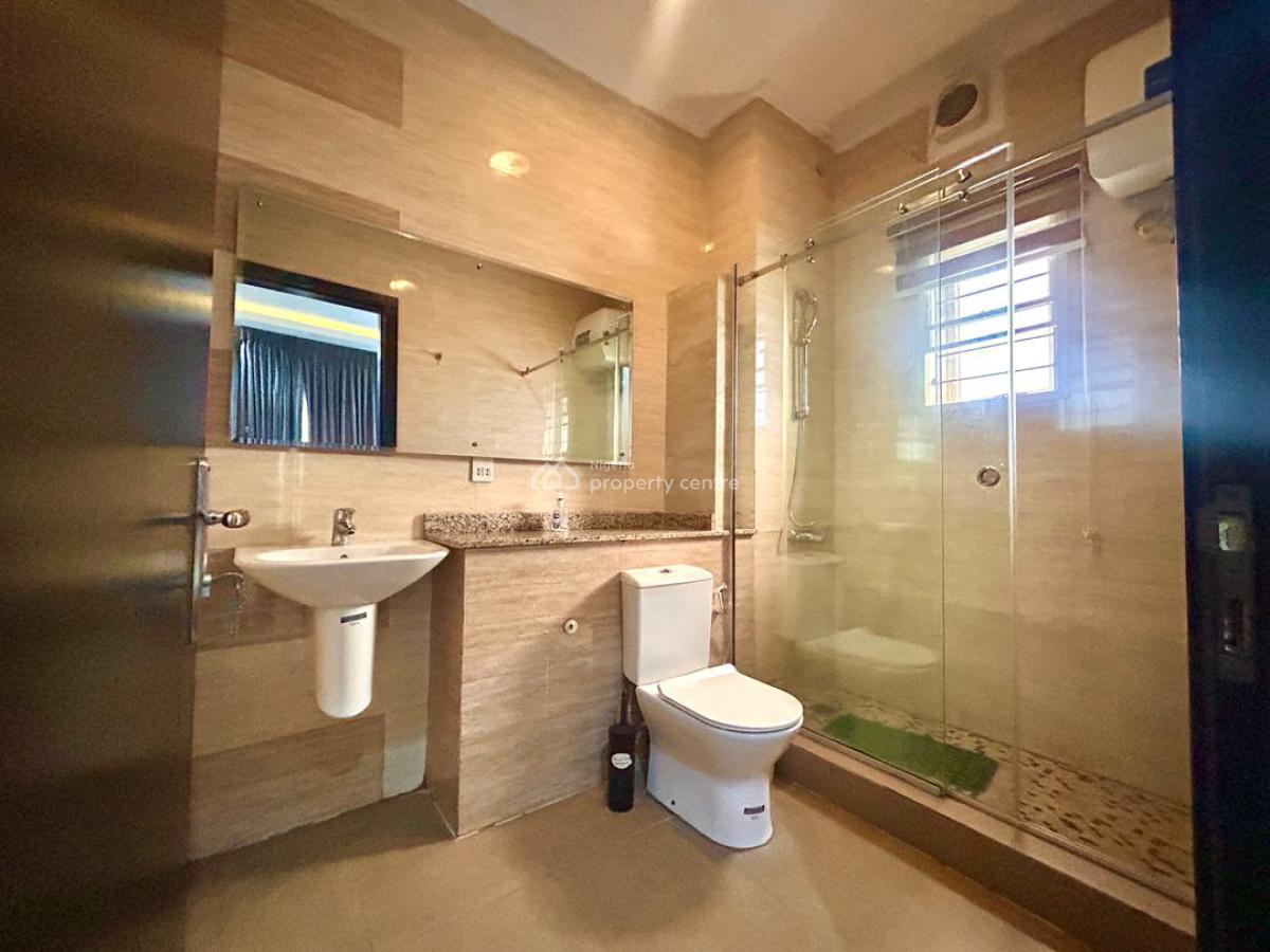 Spacious 3 Bedroom En-suite Apartment with a Pool, Gym & Good Fittings, Off Bourdillon Rd, Ikoyi, Lagos, Flat / Apartment for Rent