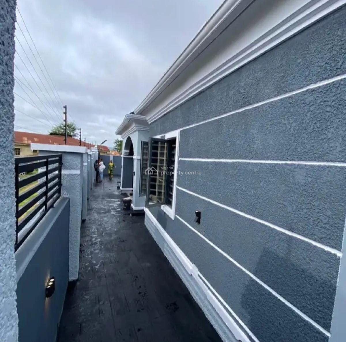 Well Built 4 Bedroom Detached Bungalow, Ateere ,kasunmu Off Akala’s Expressway, Ibadan, Oyo, Detached Bungalow for Sale