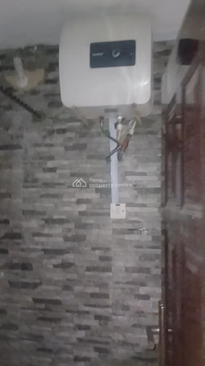 Luxury Ground Floor 2-bedroom Flat Ensuite with Water Heater, Off Ojuelegba Road, Surulere, Lagos, Flat / Apartment for Rent