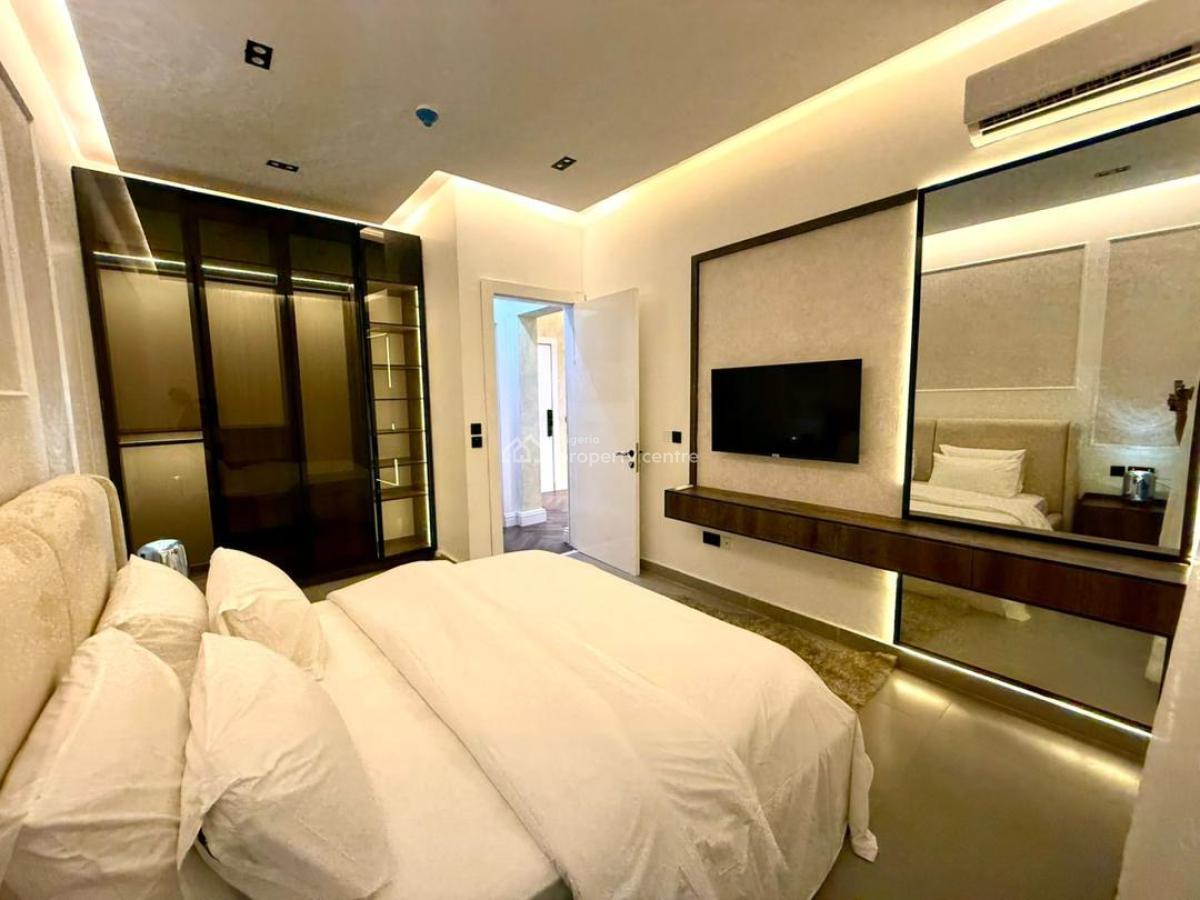 Cozy 1 Bedroom Apartment with a Swimming Pool and a Gym, Animashaun Street, Lekki Phase 1, Lekki, Lagos, Flat / Apartment Short Let