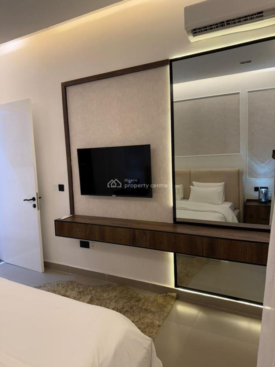 Cozy 1 Bedroom Apartment with a Swimming Pool and a Gym, Animashaun Street, Lekki Phase 1, Lekki, Lagos, Flat / Apartment Short Let