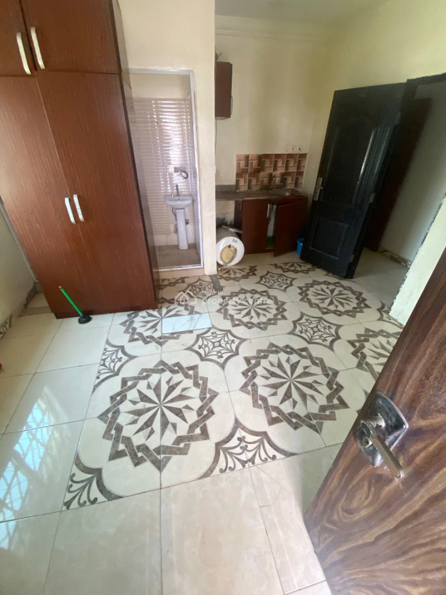 Massive Studio with Bacony, Lekki, Lekki Phase 1, Lekki, Lagos, Flat / Apartment for Rent