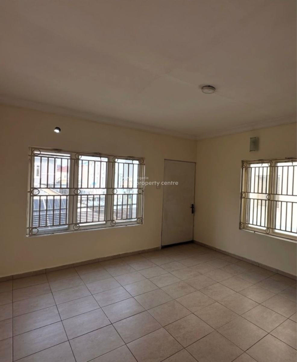 Self-serviced 3 Bedroom Apartment on Ground Floor, Lekki Phase 1, Lekki, Lagos, Flat / Apartment for Rent
