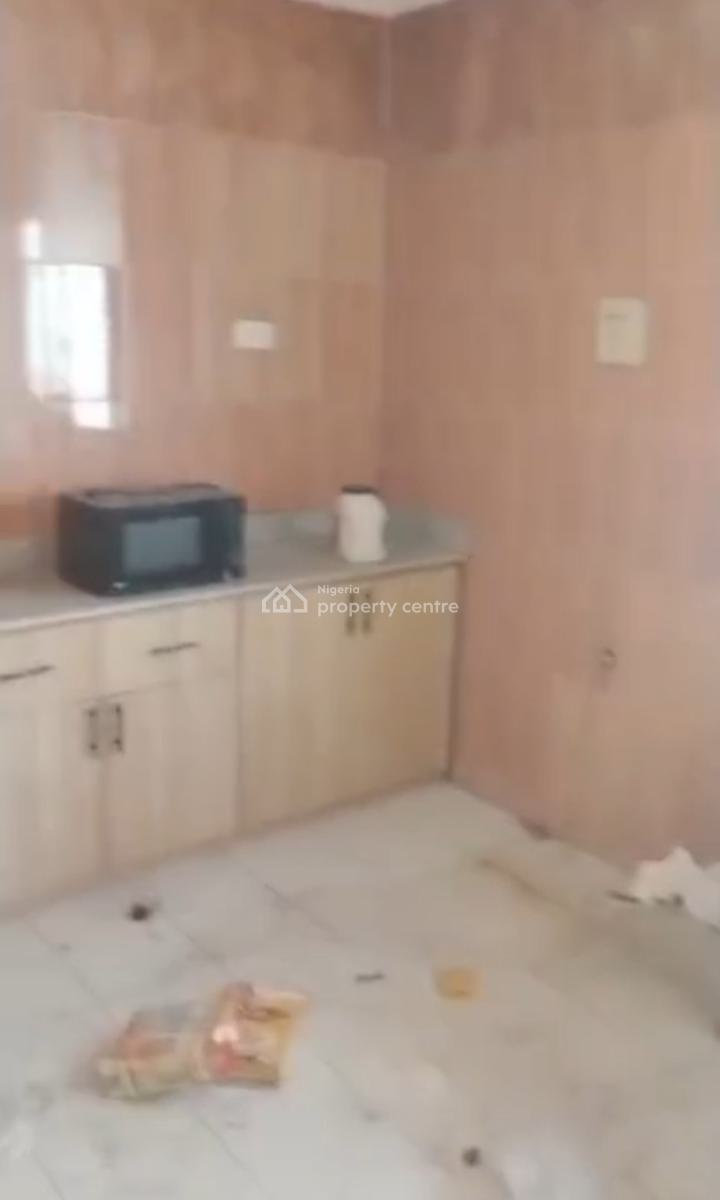 Spacious 3 Bedroom Up Flat (3rd Floor), Ikeja Gra, Ikeja, Lagos, House for Rent